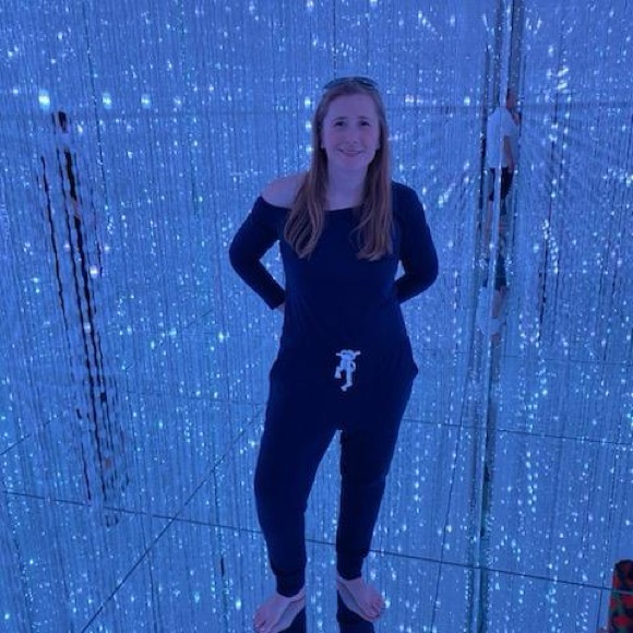 Meet your Posher, Lacey - Picture 2 of 5